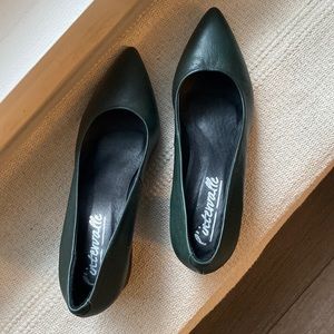 Lintervalle bottle green pumps - NWOT